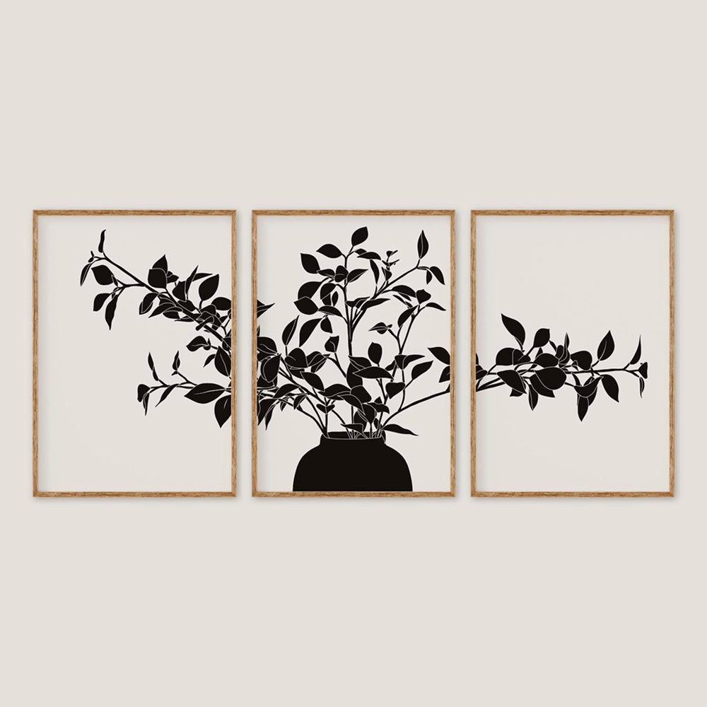 Silhouettes épurées d’une fleur et d’un vase